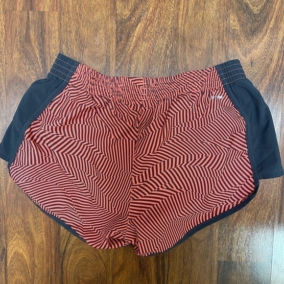 ADIDAS athletic shorts medium - Picture 4 of 4
